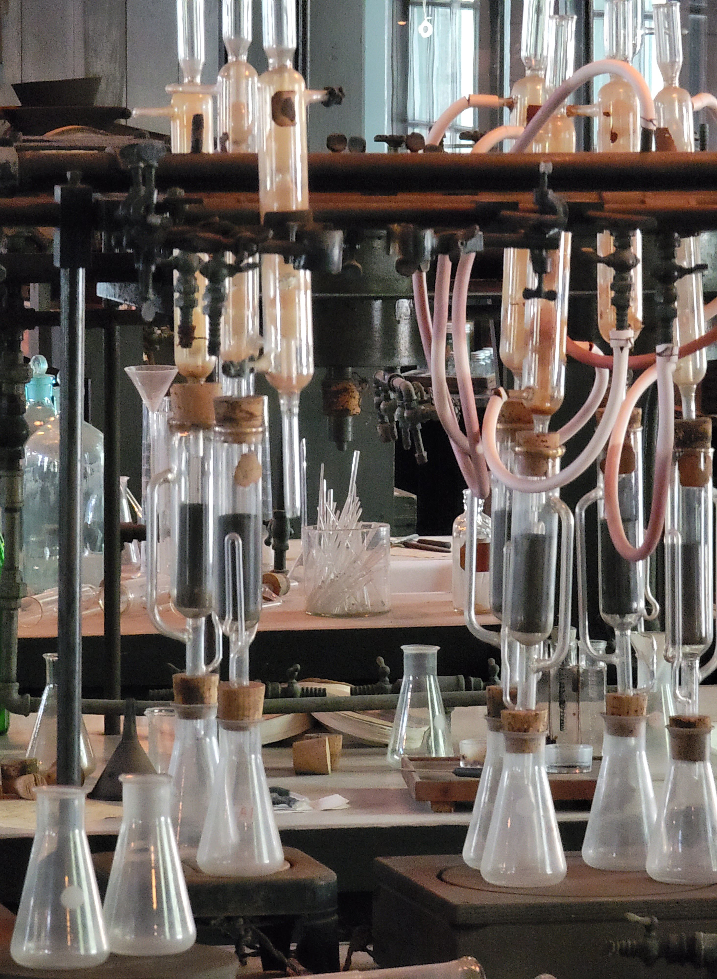 Toxicology analysis equipment
